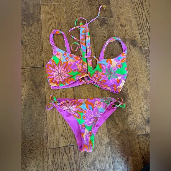 Luli Fama Vivi Il Momento Crossing String Tank Bralette Top and matching bottoms - Picture 2 of 3